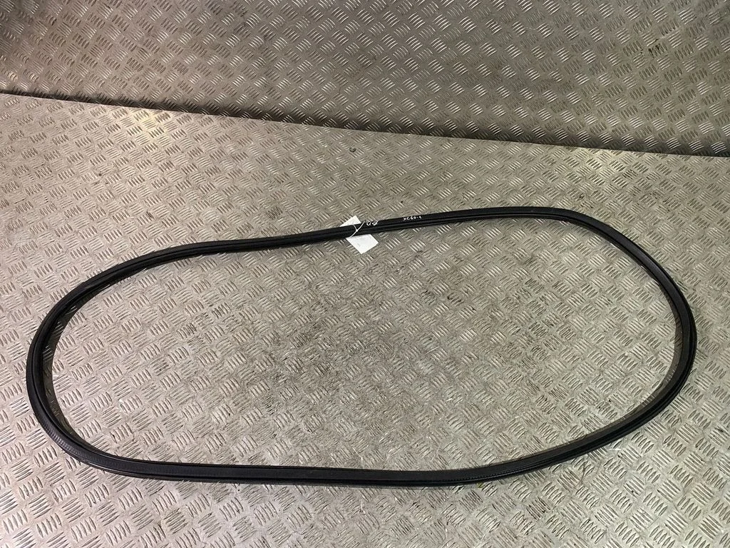 Front door rubber seal 32245061