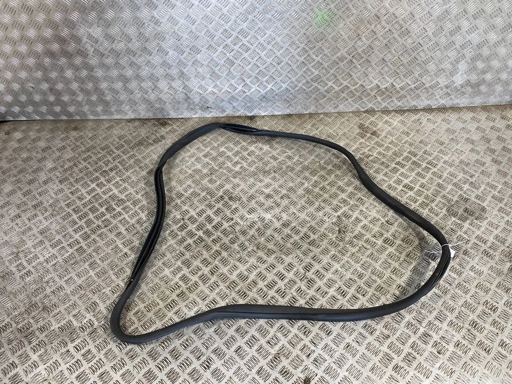 Front door rubber seal – Mercedes-Benz GLC-Class C253 (2016-)