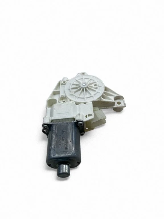 Front door window regulator motor A1669060301