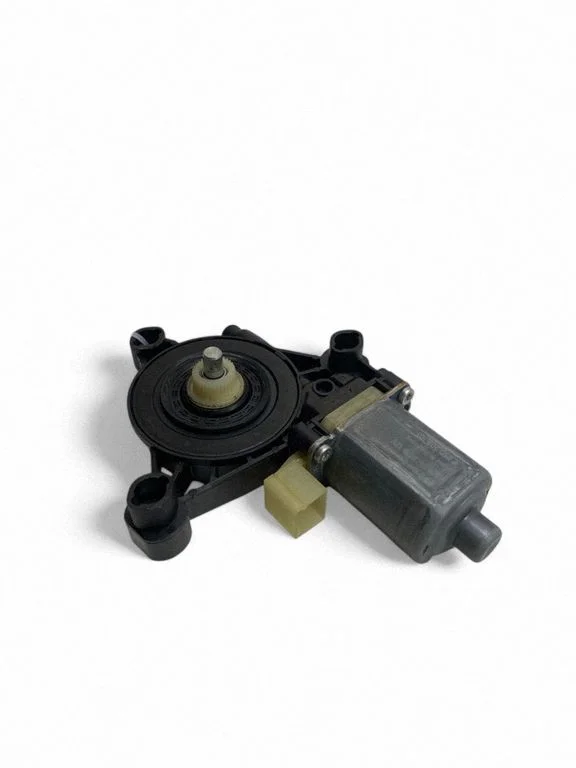 Priekšējā loga pacēlāja motoriņš 5Q0959801A