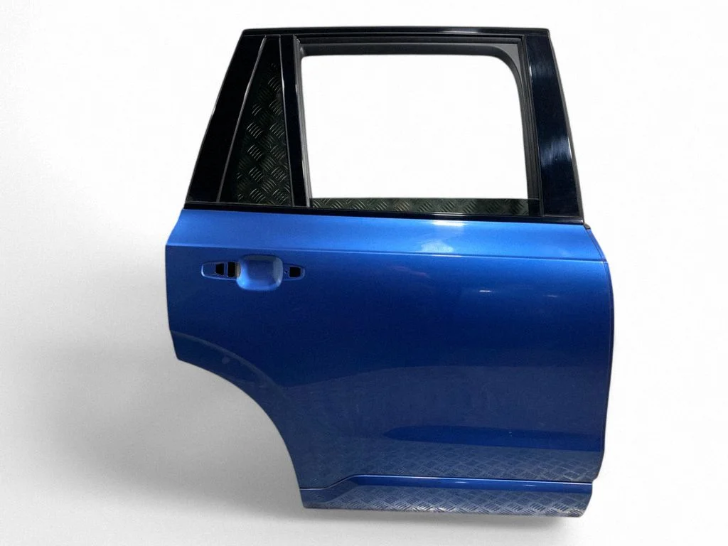 Rear door – right