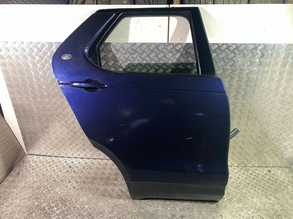 Rear door – right