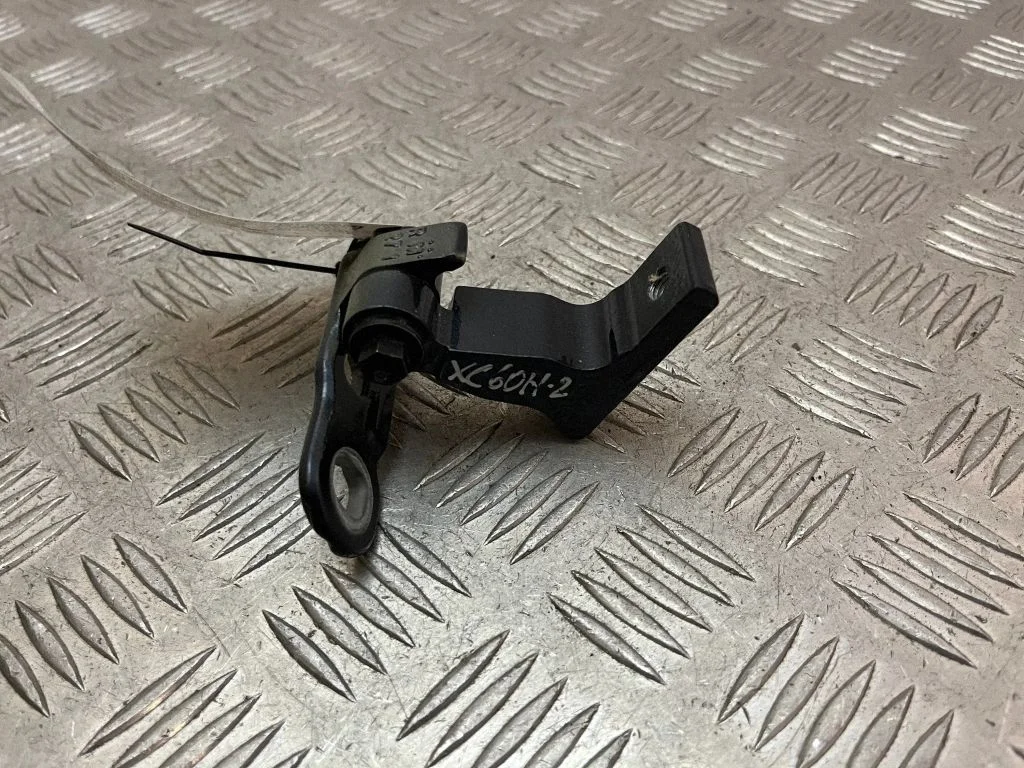Rear door upper hinge 31424456