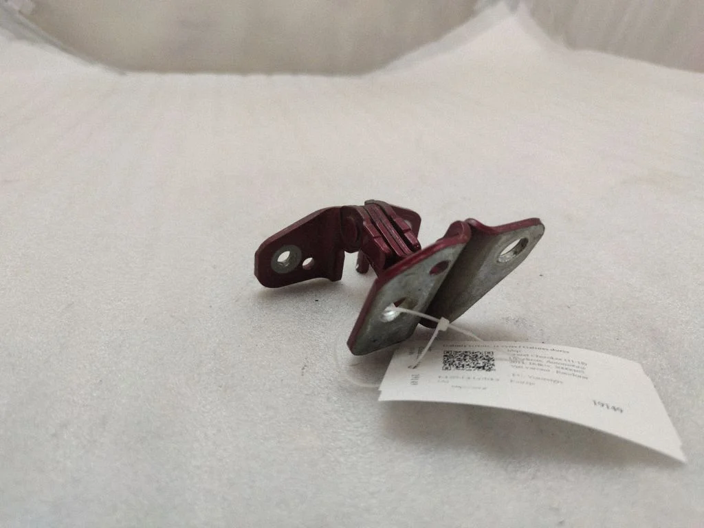 Aizmugurējā augšējā eņģe 661AC3373N