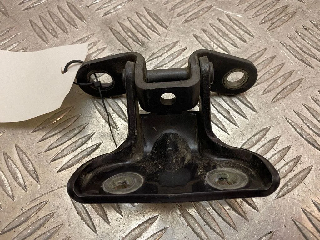 Rear door upper hinge – right