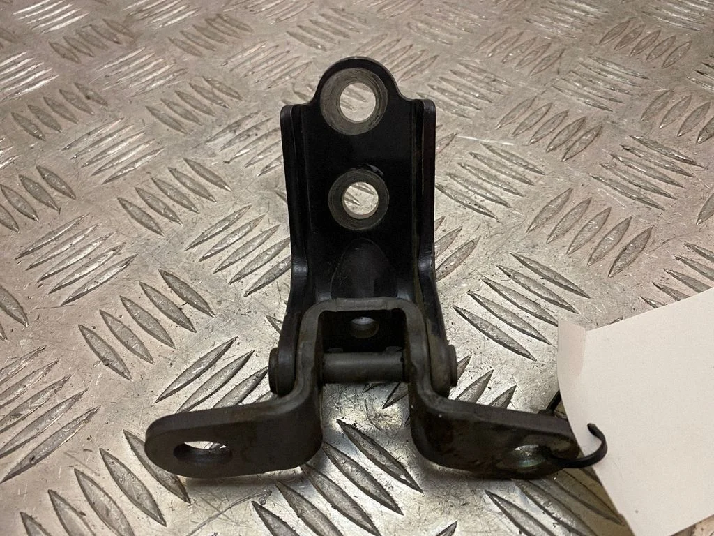 Rear door lower hinge – right