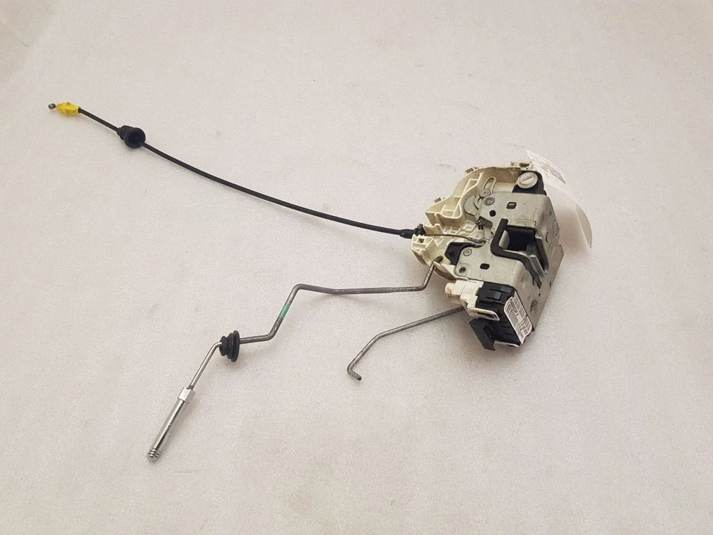 Rear door lock 04589923AF