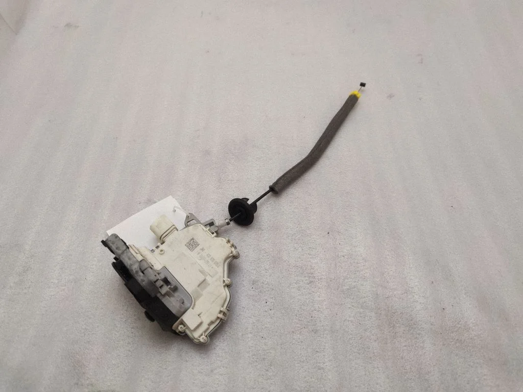 Rear door lock 4G0839015E