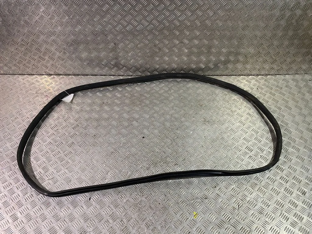 Tagaukse tihend (kere pool) – Mercedes-Benz GLS-klass X166 (2015-2019)