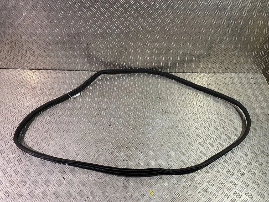 Tagaukse tihend (kere pool) – Mercedes-Benz GLS-klass X166 (2015-2019)