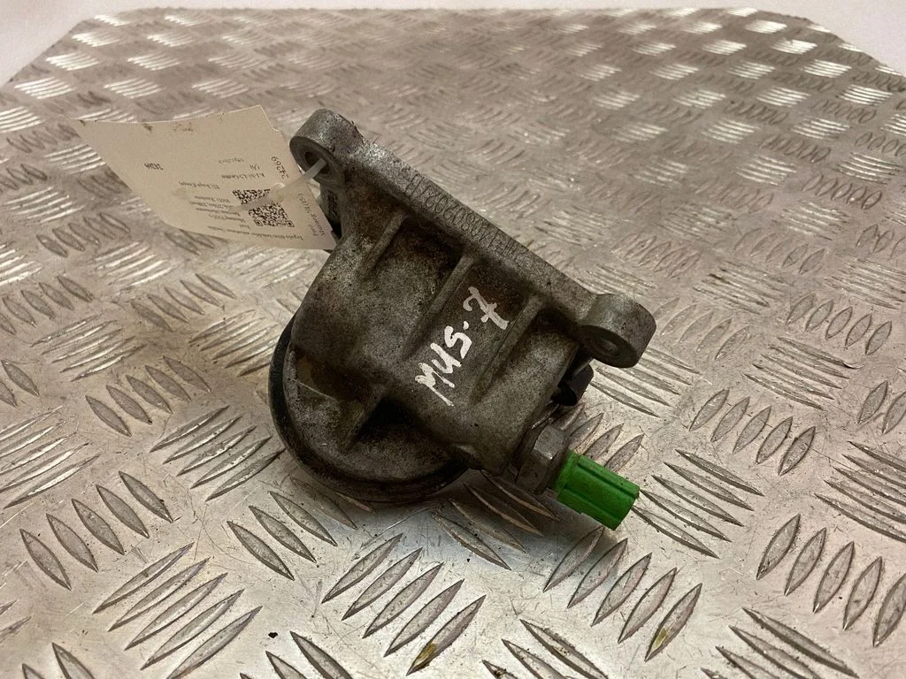 Oil filter mounting bracket FR3E6884GB