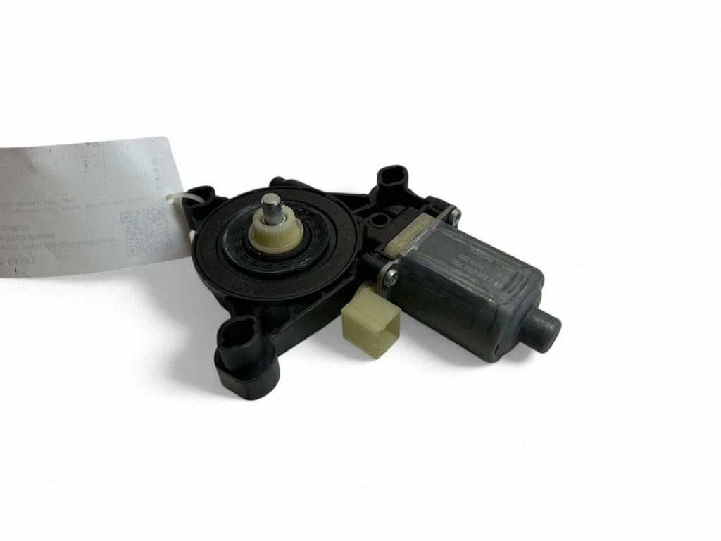 Aizmugurējā loga pacēlāja motoriņš 8W0959801