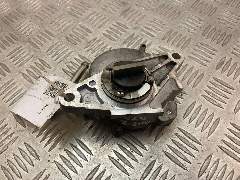 Vacuum pump – Mitsubishi Outlander (2013-2021)