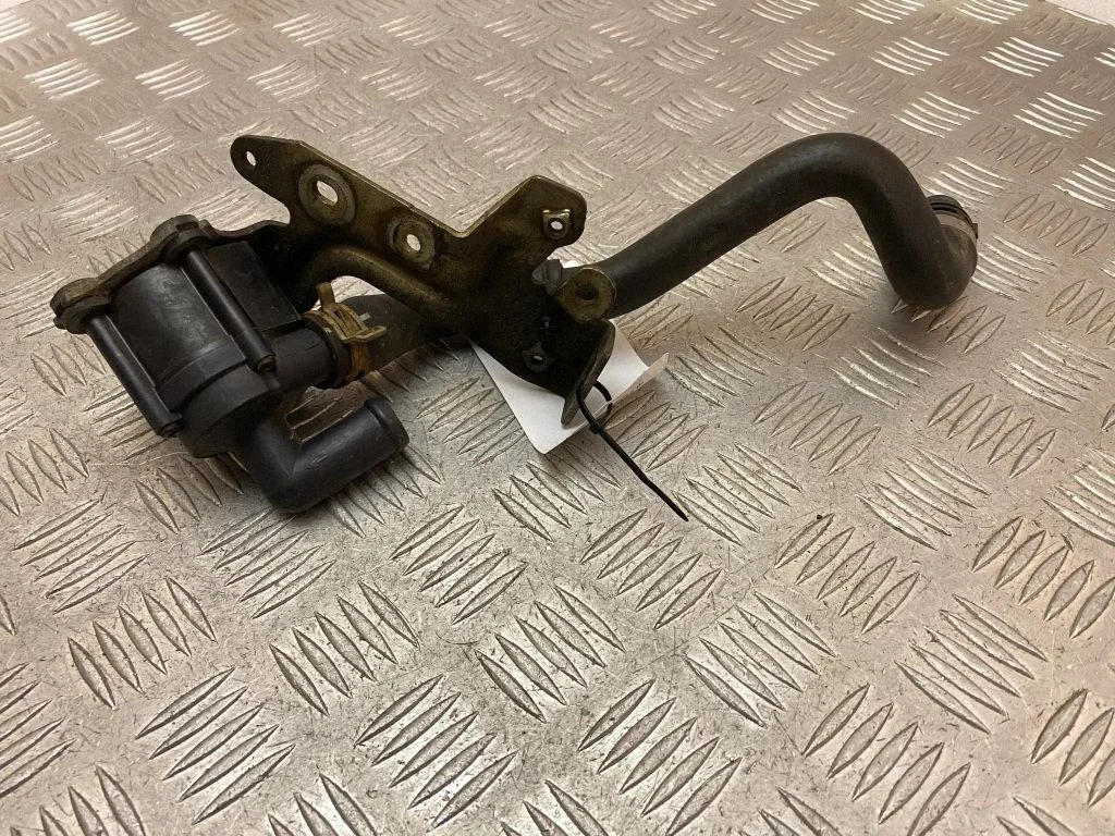 Electric auxiliary coolant/water pump 31686005
