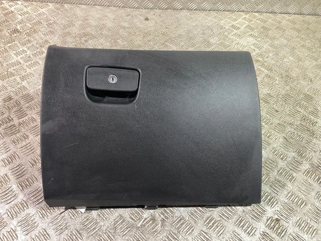 Glove box 57860J