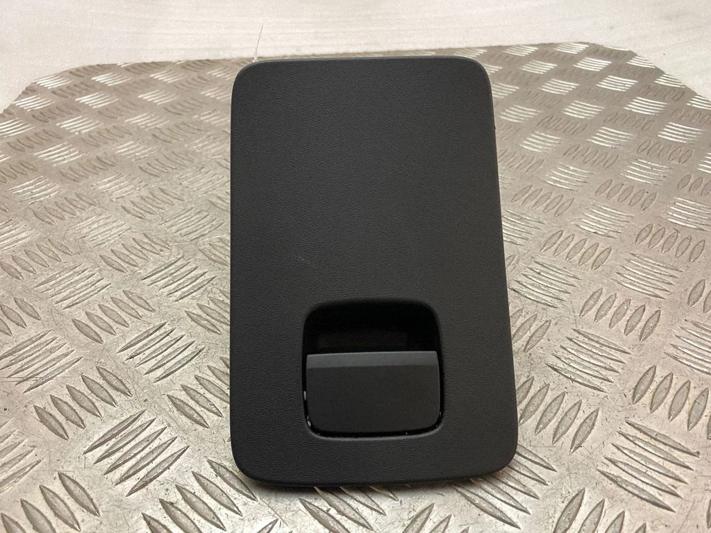 Glove box – Volvo XC90 (2014-)