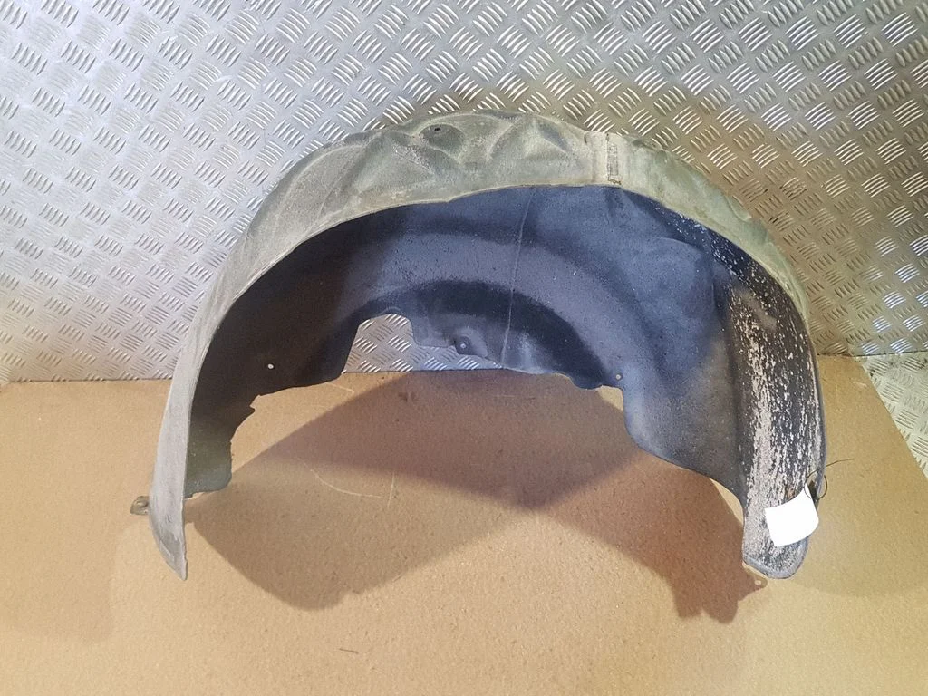Rear arch fender liner splash guards 7P5810971C