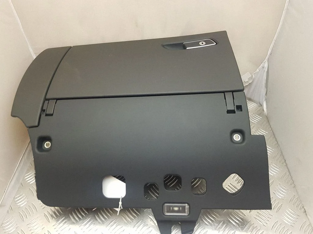 Glove box 4H2857095