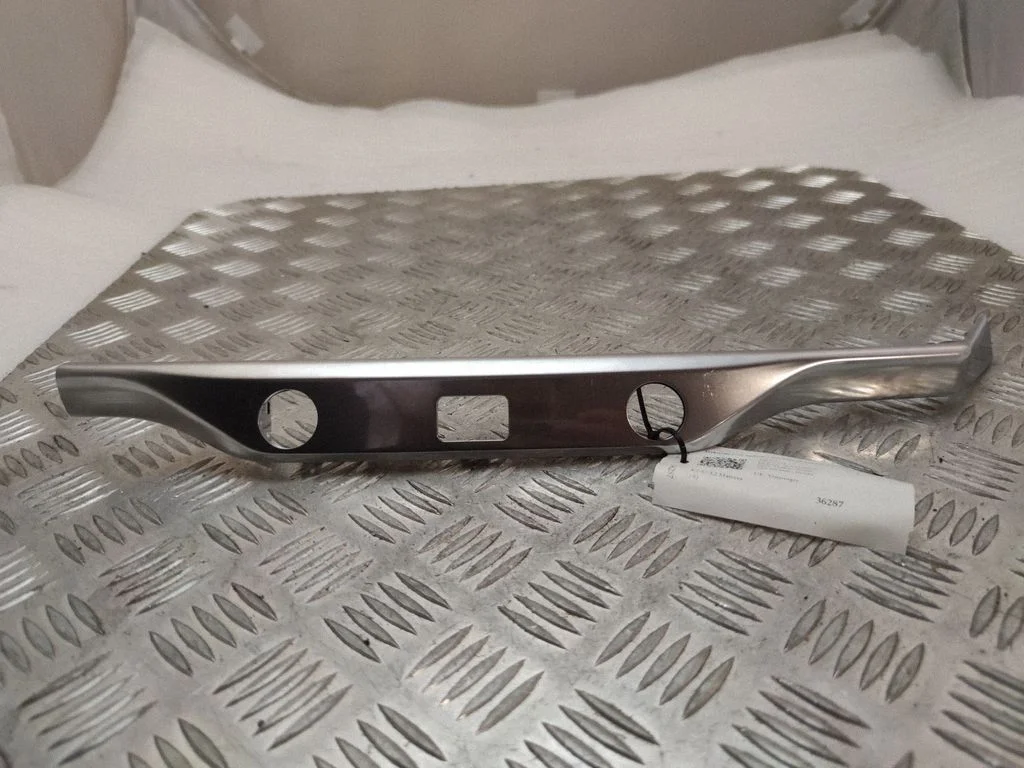 Dashboard glove box trim J9D311584B