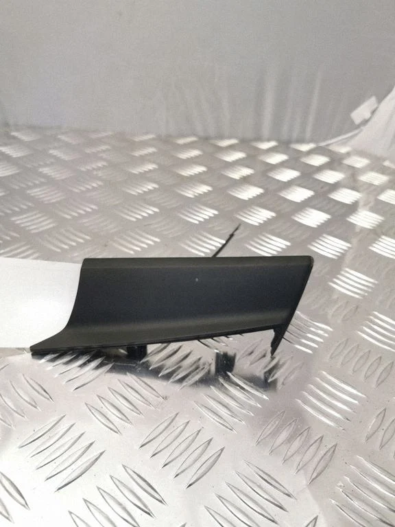 Dashboard glove box trim 4G1857237