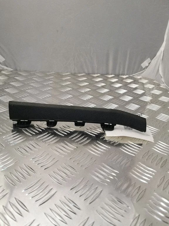 Dashboard glove box trim 4G0868203A