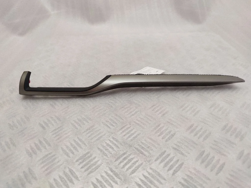 Dashboard glove box trim – Lexus RX 450H (2016-)