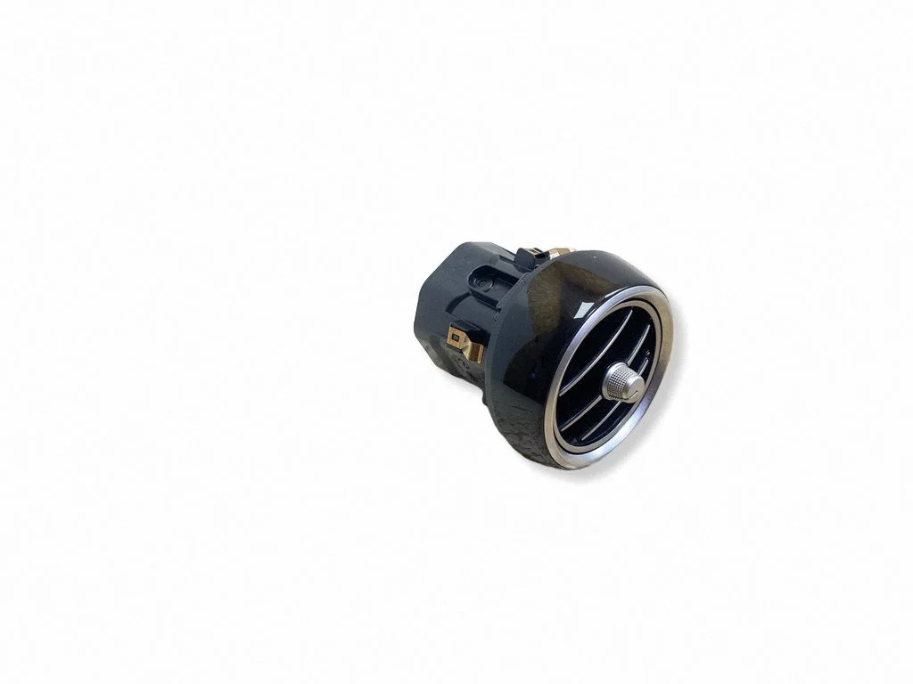 Armatuurlaua keskmine õhutusrest A2058304604