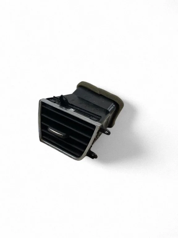 Dash center air vent grill 4H2820952A