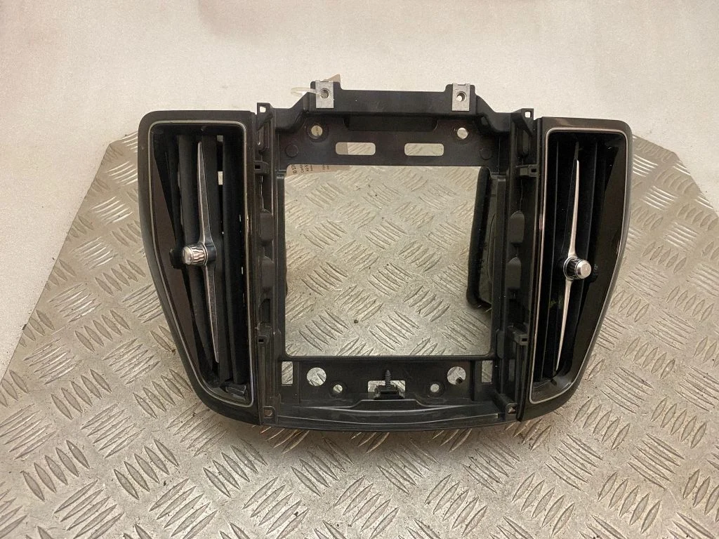 Dash center air vent grill – Volvo XC60 (2017-)