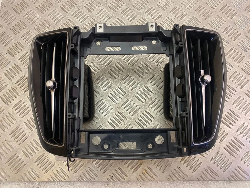 Dash center air vent grill 31417738
