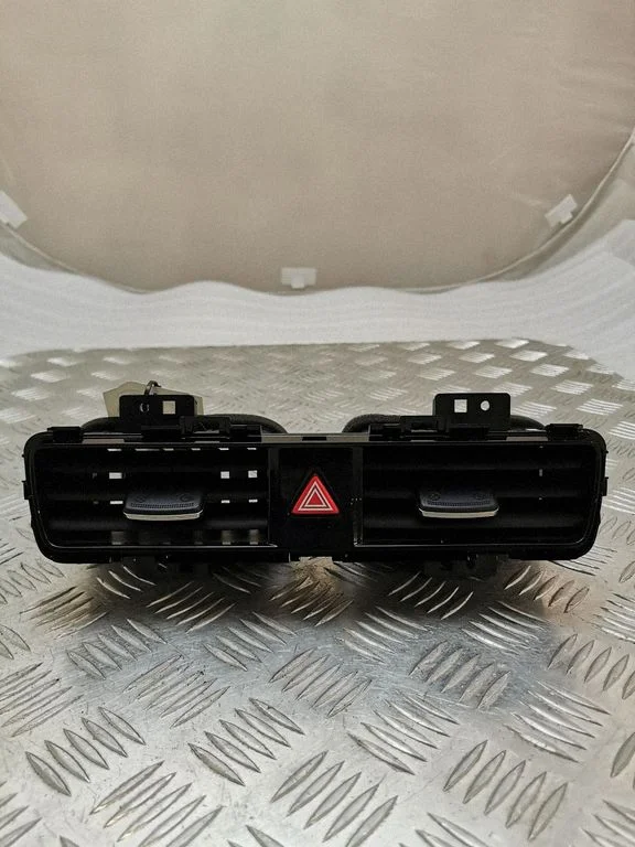 Dash center air vent grill 97410G2AA0