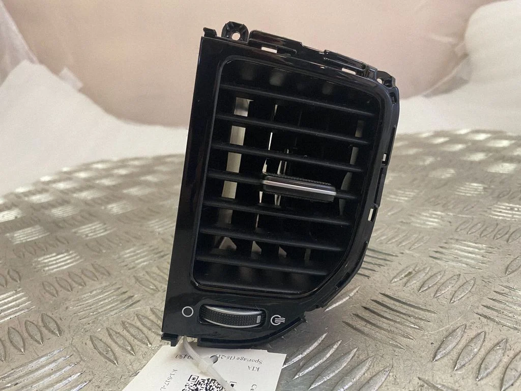 Dash center air vent grill 97420F1AA0