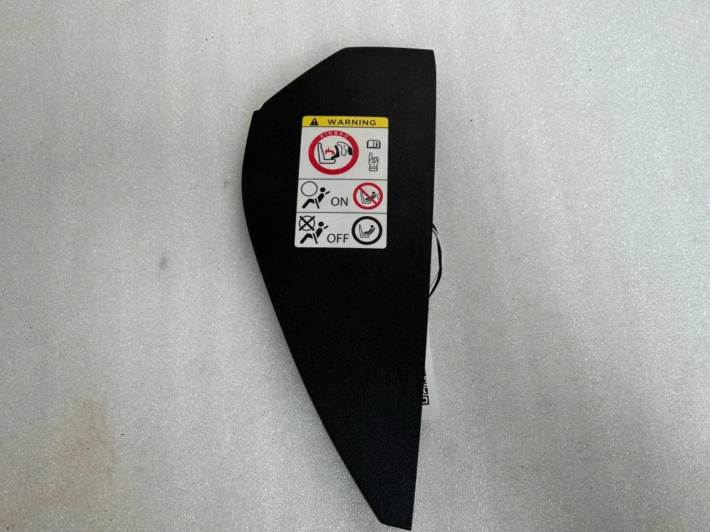 Dashboard side end trim – Tesla Model S (2012-)