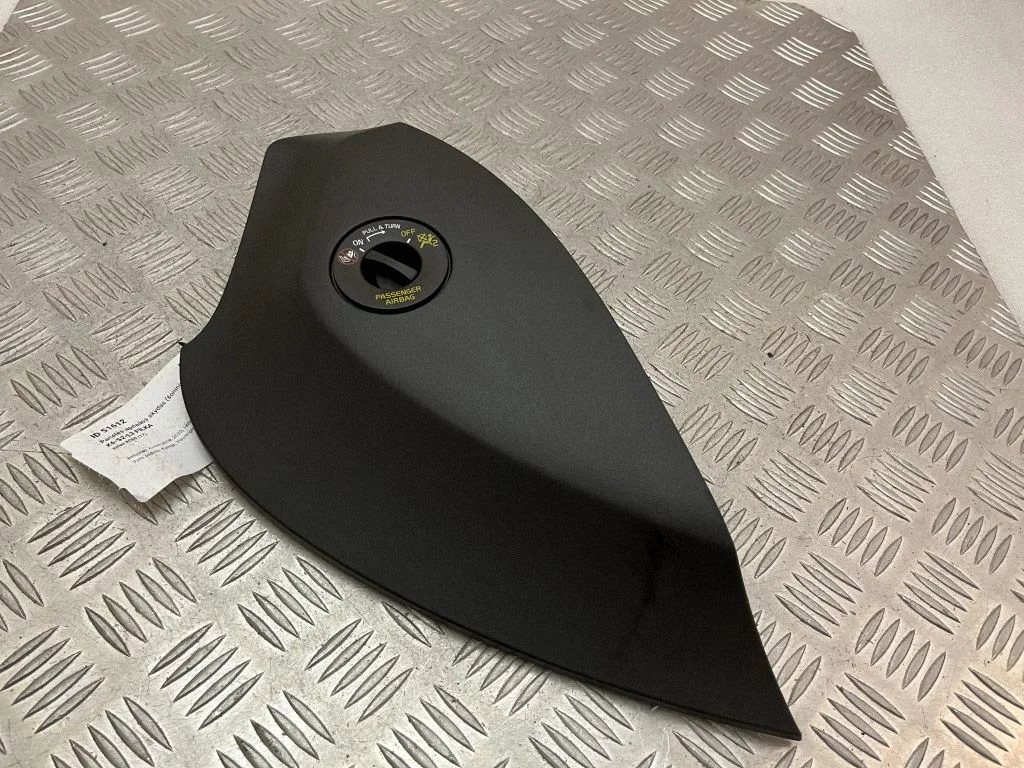 Dashboard side end trim 31417664