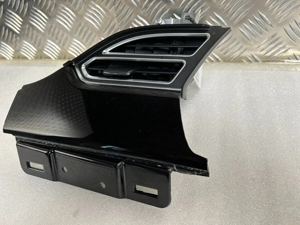 Dashboard air vent grill cover trim 109687700A