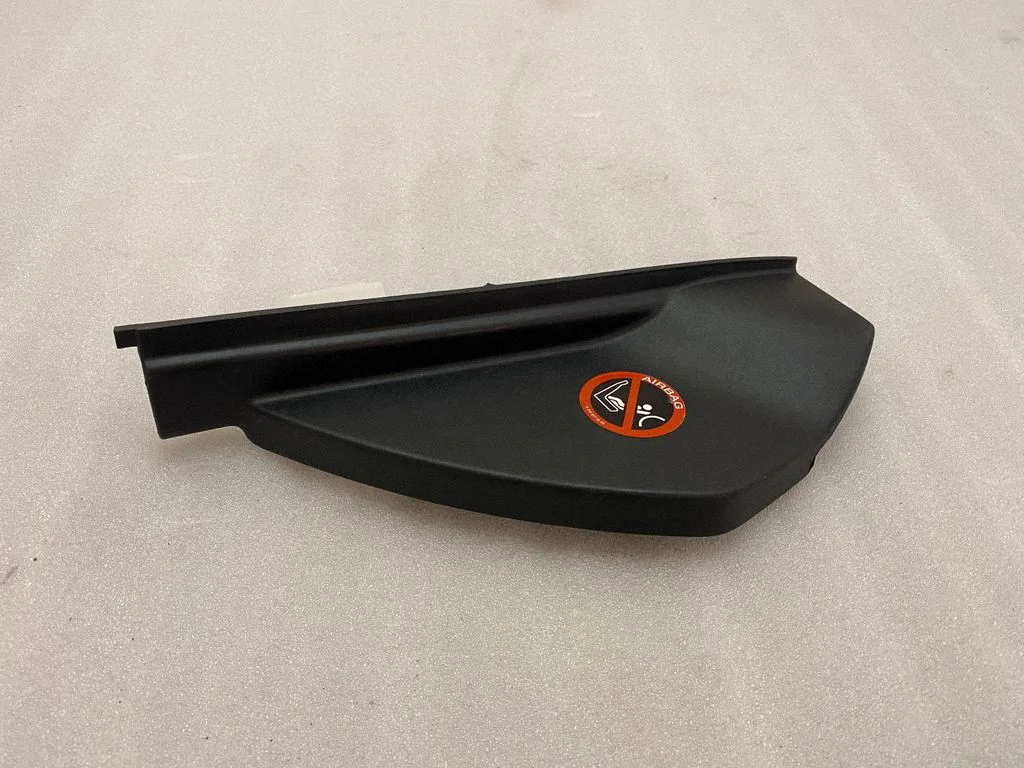 Paneļa apdares panelis (sānu) A1666800307