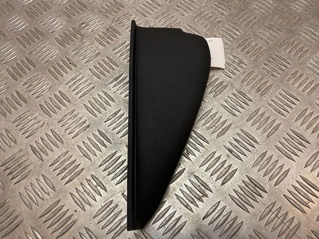 Dashboard side end trim 84765F1000