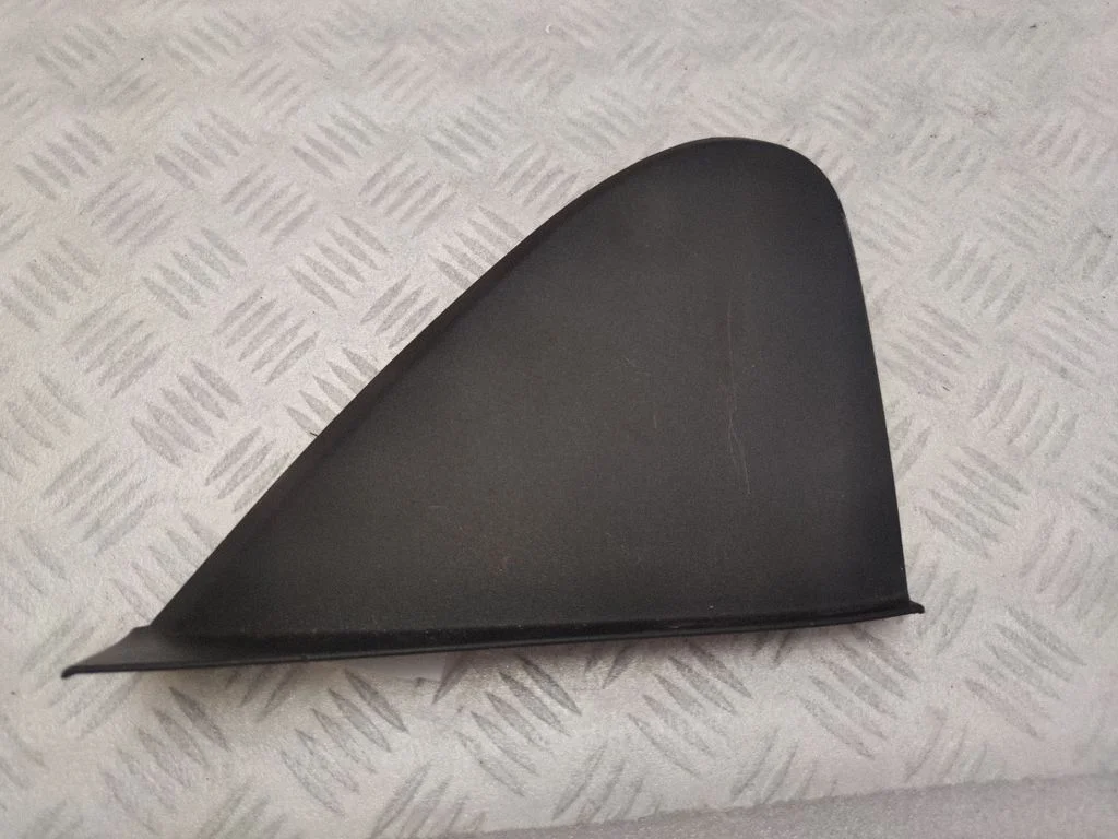 Armatuurlaua külje viimistluspaneel A2176800107