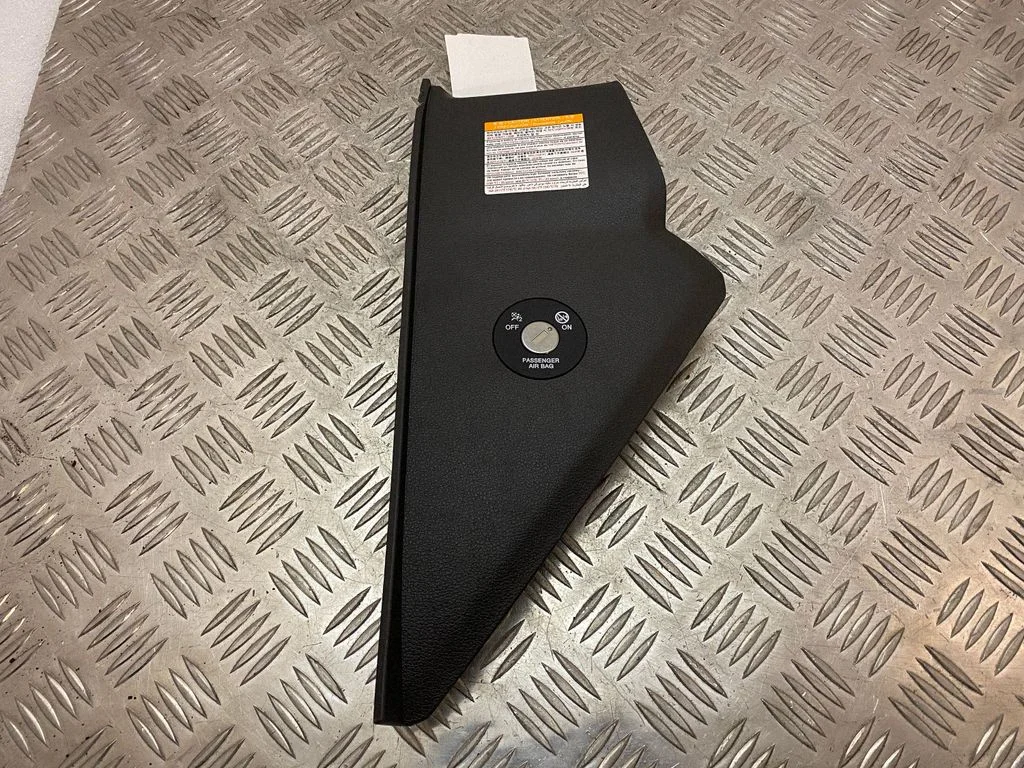 Dashboard side end trim 84765G2910