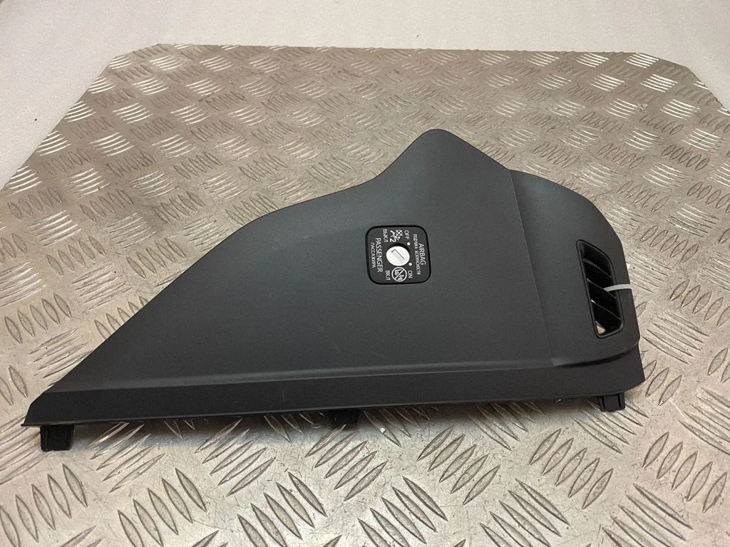 Dashboard side end trim – Toyota RAV 4 (XA50) (2018-)