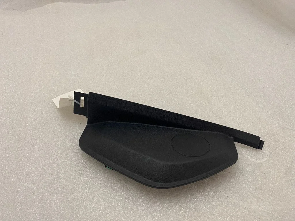 Dashboard side end trim LV4BS044C61B