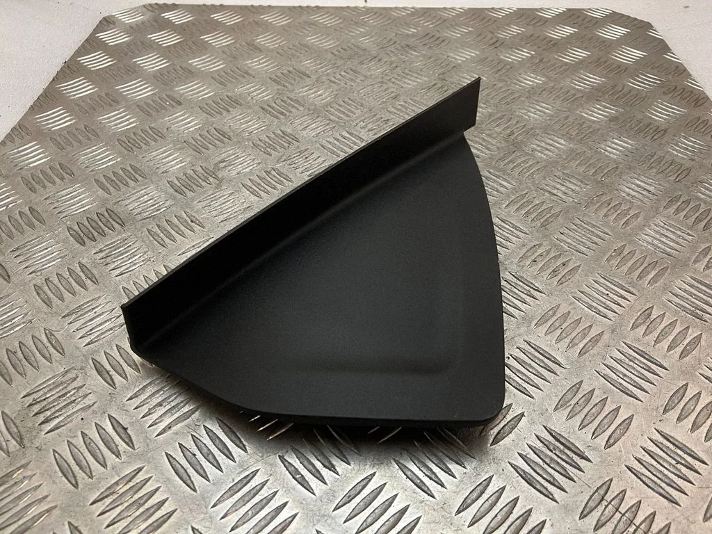 Dashboard side end trim J9D304481A