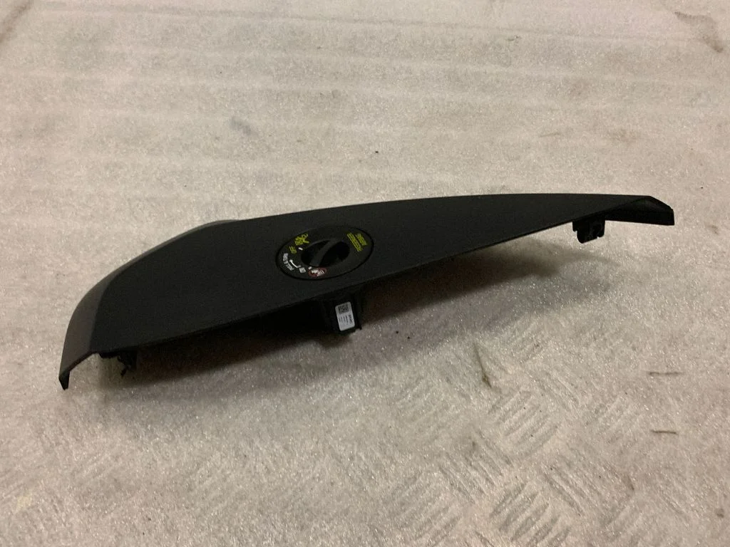 Dashboard side end trim 31442705