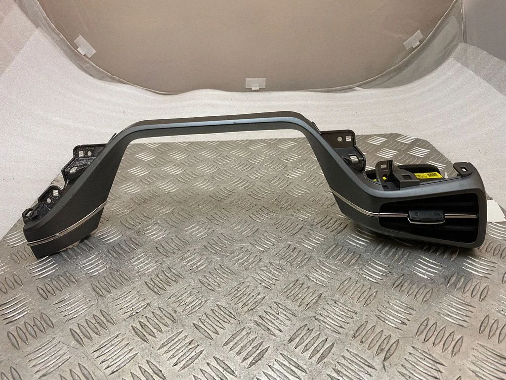 Dashboard trim 8479002BA0