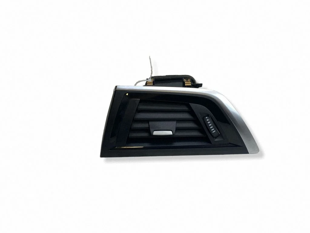 Dashboard side air vent grill/cover trim 2636103 – BMW M2 F87 (2015-2021)