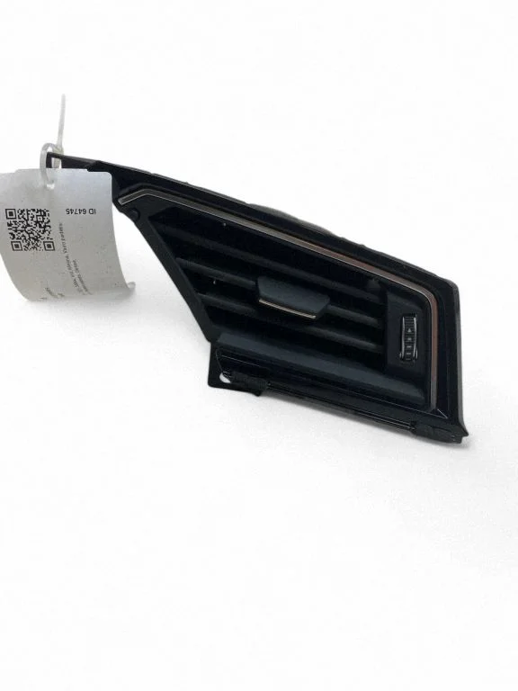 Armatuurlaua külje õhutusresti kate 4KR820902B