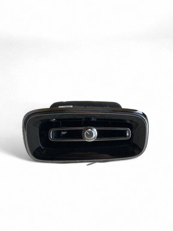 Dashboard side air vent grill/cover trim 31442626
