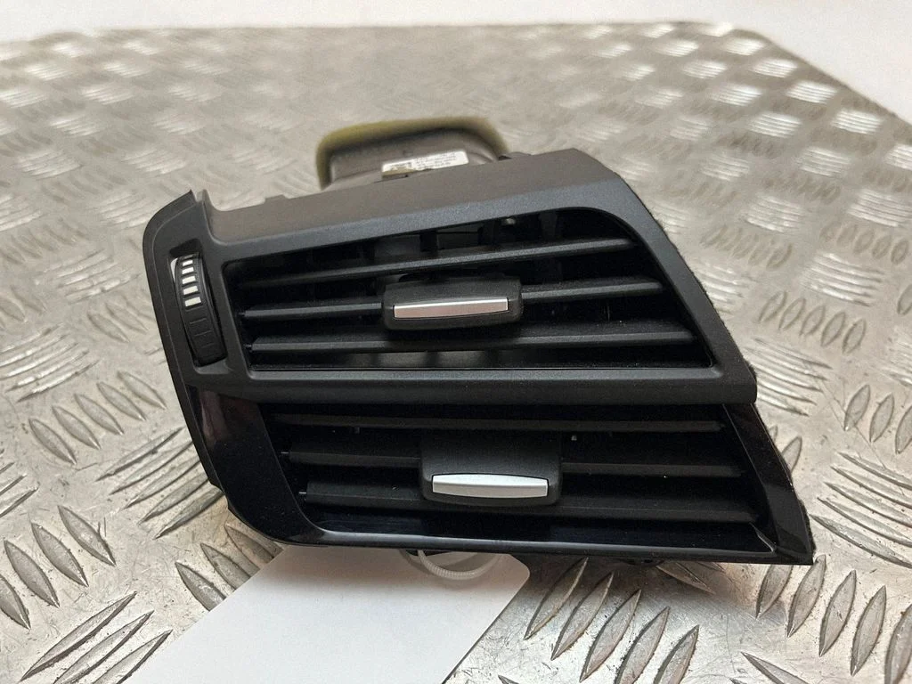 Dashboard side air vent grill/cover trim 9252927