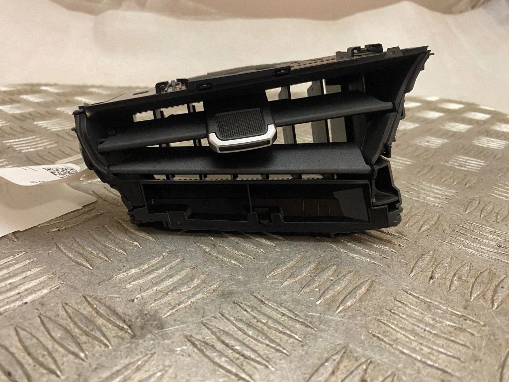 Sānu gaisa restītes – Toyota Corolla E210 E21 (2018-)