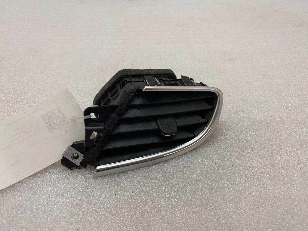 Armatuurlaua külje õhutusresti kate 42570818 – Buick Encore GX I (2019-)